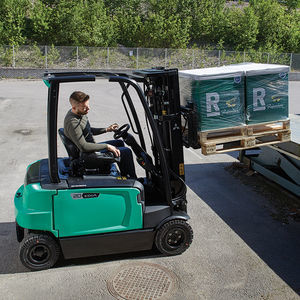 shipyard forklift