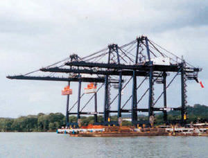 super post-Panamax container gantry crane