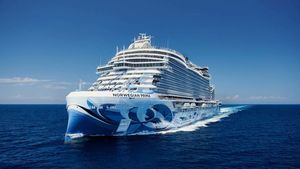 cruising cruise ship 1