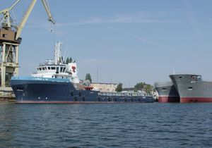 anchor-handling tugboat (AHT) special vessel