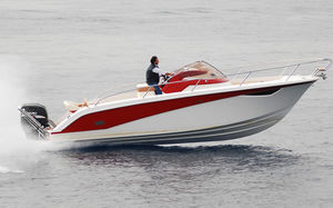 outboard cabin cruiser