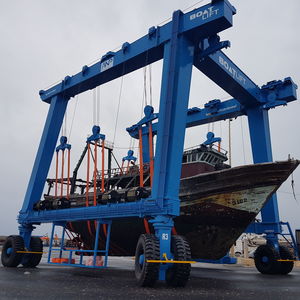 all-wheel steering travel lift