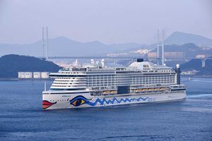 cruise ship manufacturers