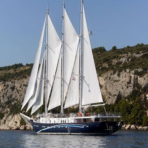 cruising sailing super-yacht