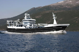 fishing trawler commercial fishing vessel