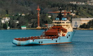 anchor-handling tugboat (AHT) offshore support vessel