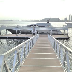 dock gangway