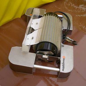 brush oil skimmer