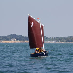 single-handed sailing dinghy