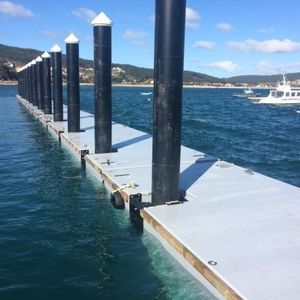 floating breakwater