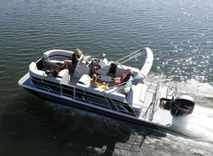 outboard pontoon boat 1