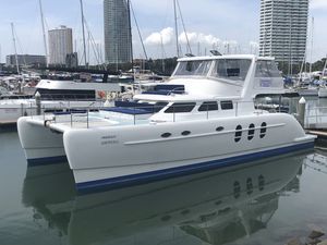 power catamaran motor yacht
