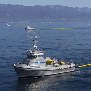 oil spill recovery boat