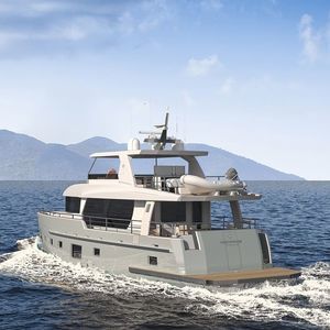 cruising motor yacht