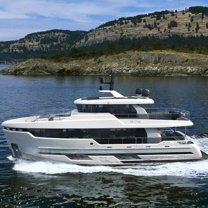 cruising motor yacht