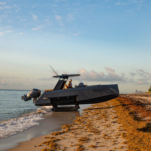 outboard center console boat