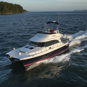 catamaran express cruiser