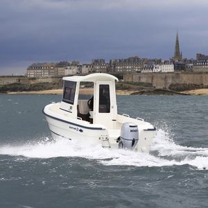 outboard day fishing boat