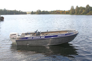 outboard small boat