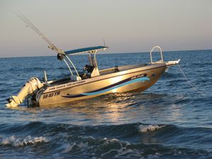 outboard center console boat