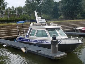 outboard center console boat