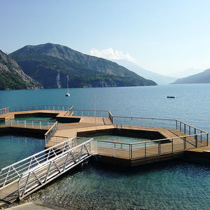 floating swimming pool