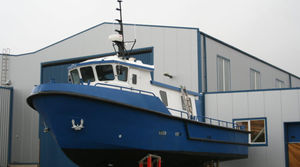 dive support boat