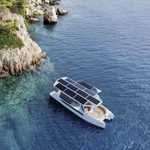 sightseeing boat