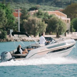 outboard cabin cruiser