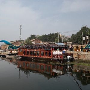 catamaran houseboat