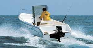 outboard center console boat