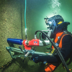 rig-mounted underwater core drill 1