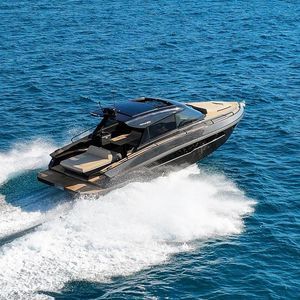 inboard express cruiser