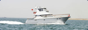 catamaran express cruiser