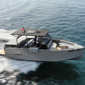 outboard center console boat