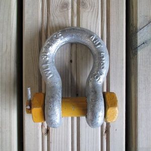 shackle for mooring buoys 1