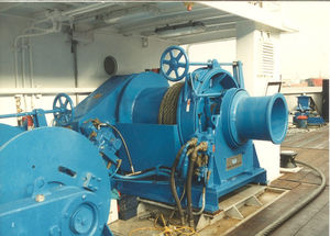 Towing winch - AHT - North Sea Winches - hydraulic drive / with ...