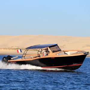 outboard center console boat