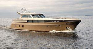 cruising motor yacht