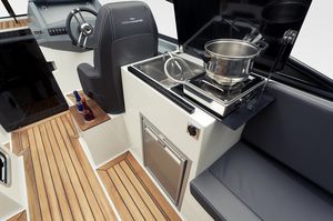 inboard cabin cruiser