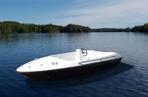 outboard center console boat