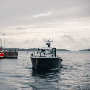 hard-top cabin cruiser