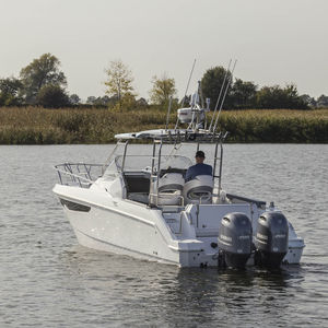 outboard cabin cruiser