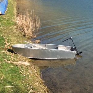 outboard bay boat