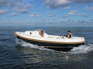 inboard center console boat