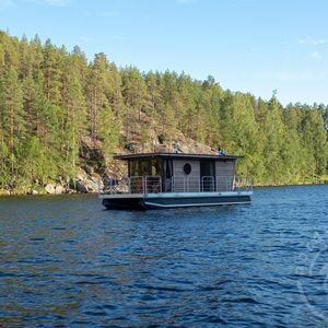 catamaran houseboat