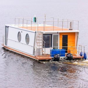 outboard houseboat