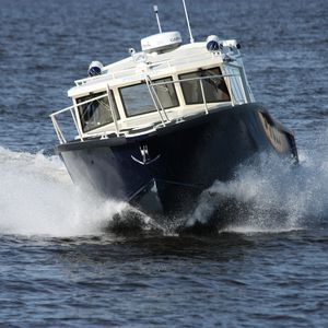 outboard express cruiser