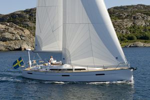 cruising sailboat