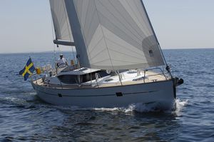 cruising sailing yacht